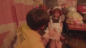 Cô thư ký vừa gọi cho chồng vừa bị sếp đụ