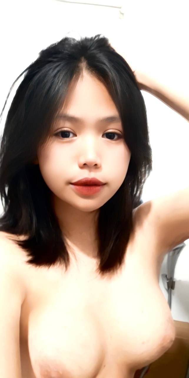 Cô con gái non nớt phải chịu đựng trước bố dượng vì muốn má hạnh phúc